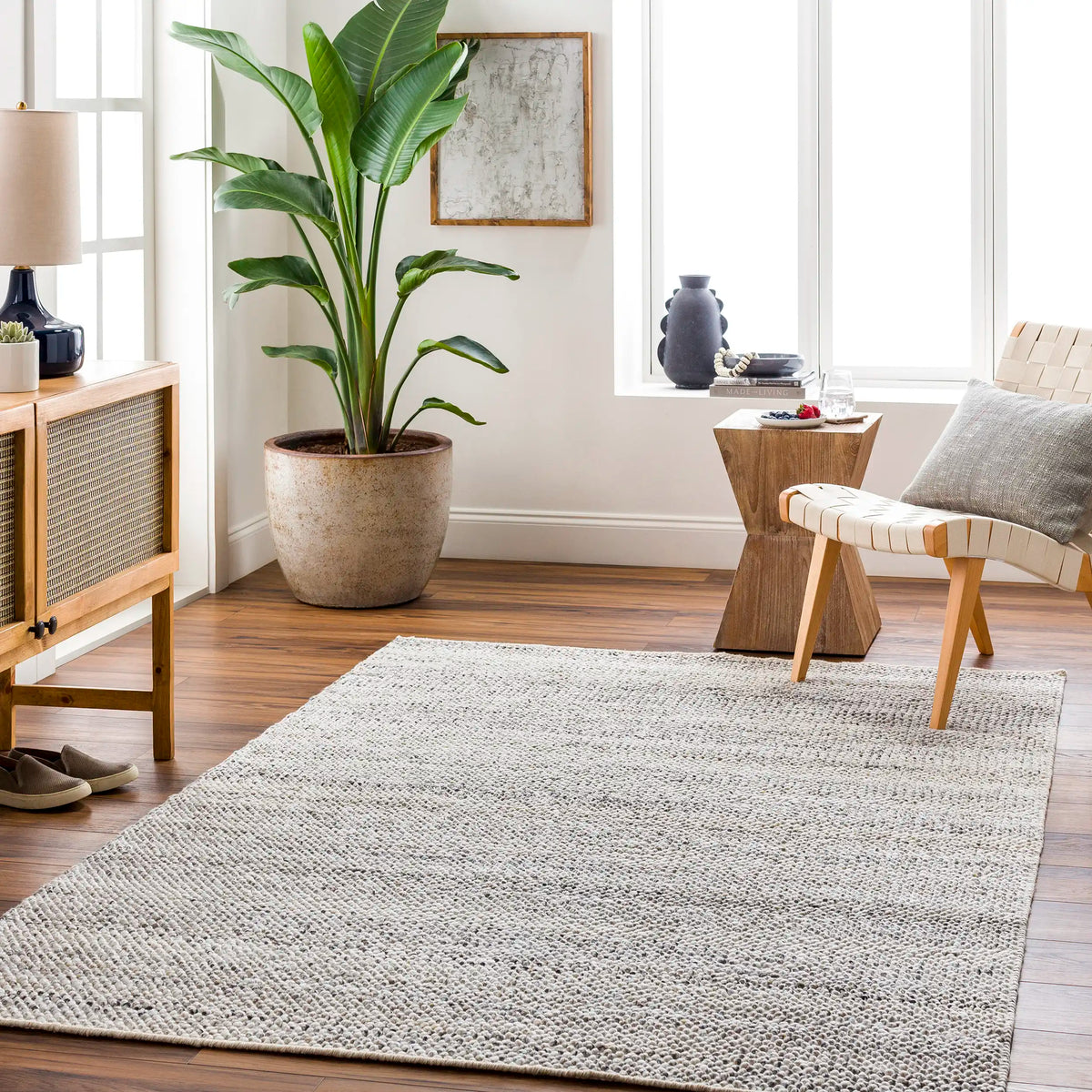 Reika Hand-Woven Rug – Off White & Gray Recycled PET Yarn
