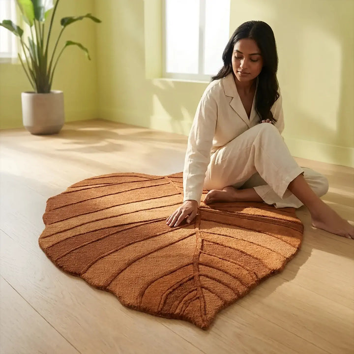 Elegant Autumn Leaf Design Rug