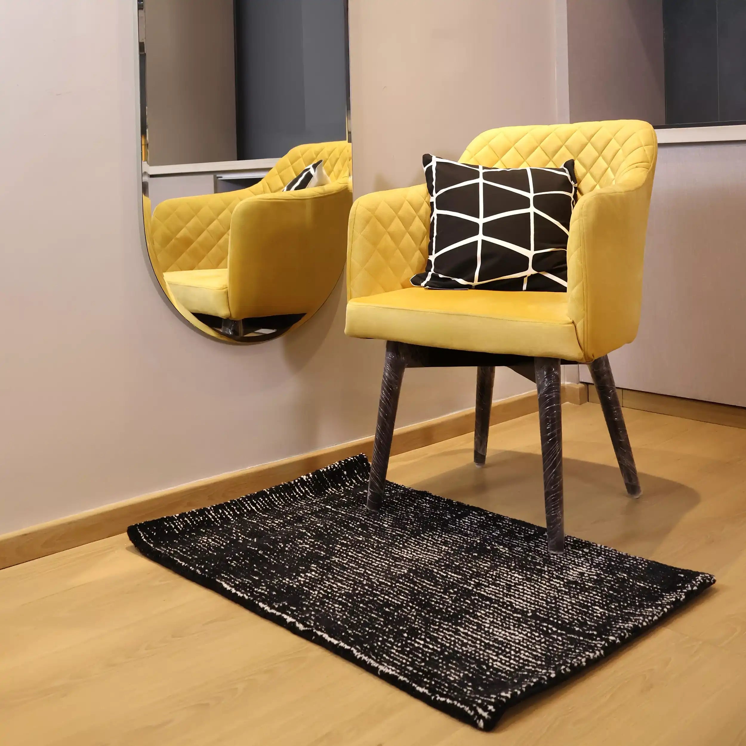 Hand-Tufted Messina Wool Pet Yarn Rug