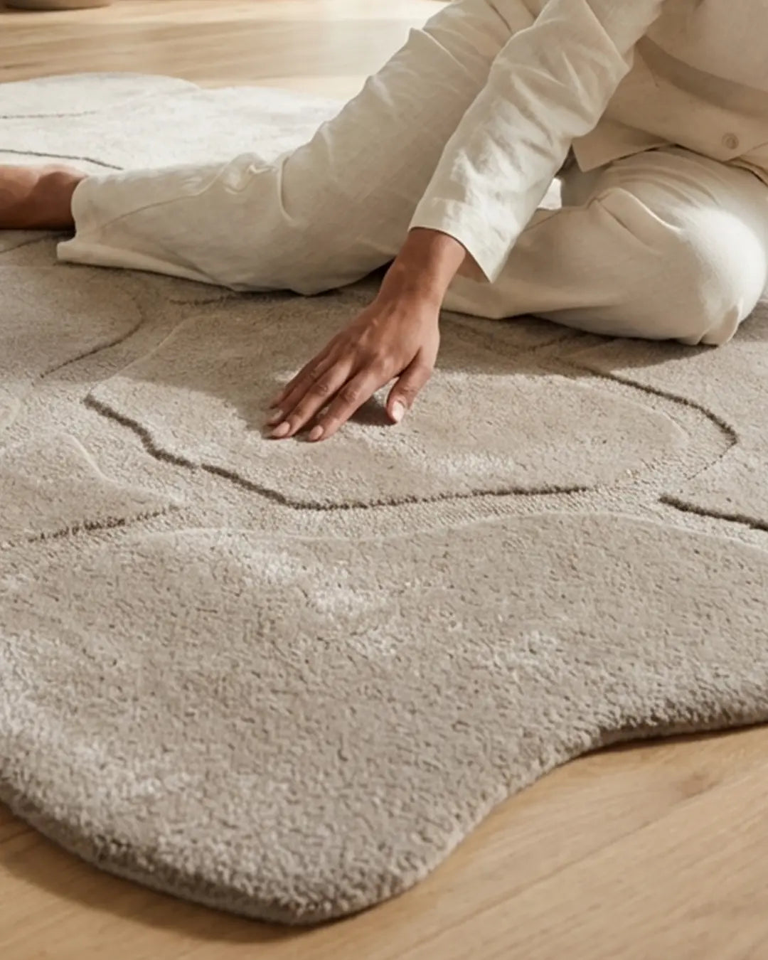 Hand Tufted Wool Viscose Ivory Area Rug