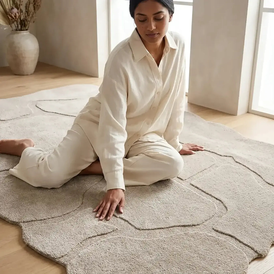 Hand Tufted Wool Viscose Ivory Area Rug