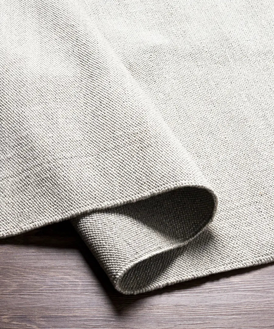 Hand Woven Solid Acacia Light Grey Recycled Pet Yarn Rug