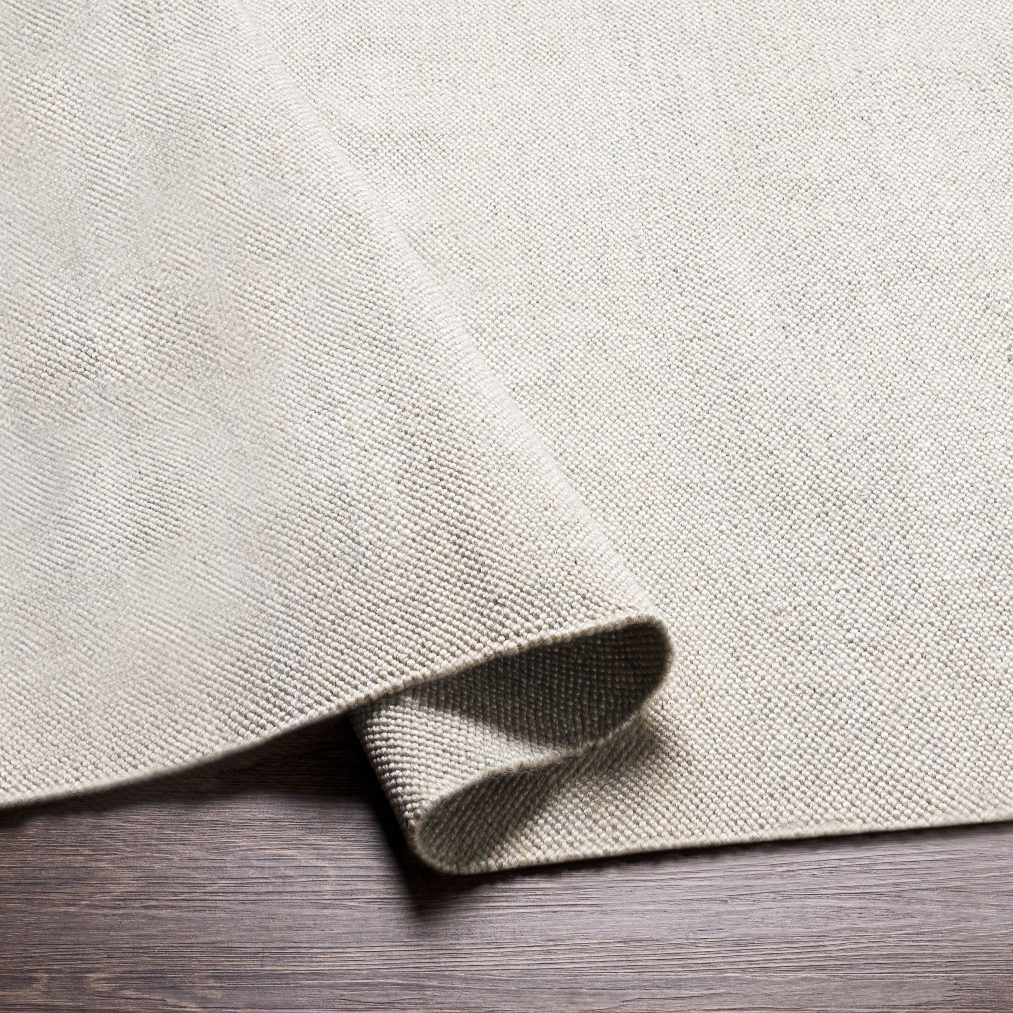 Acacia Handmade Elegance Woven Light Gray Recycled Pet Yarn Rug