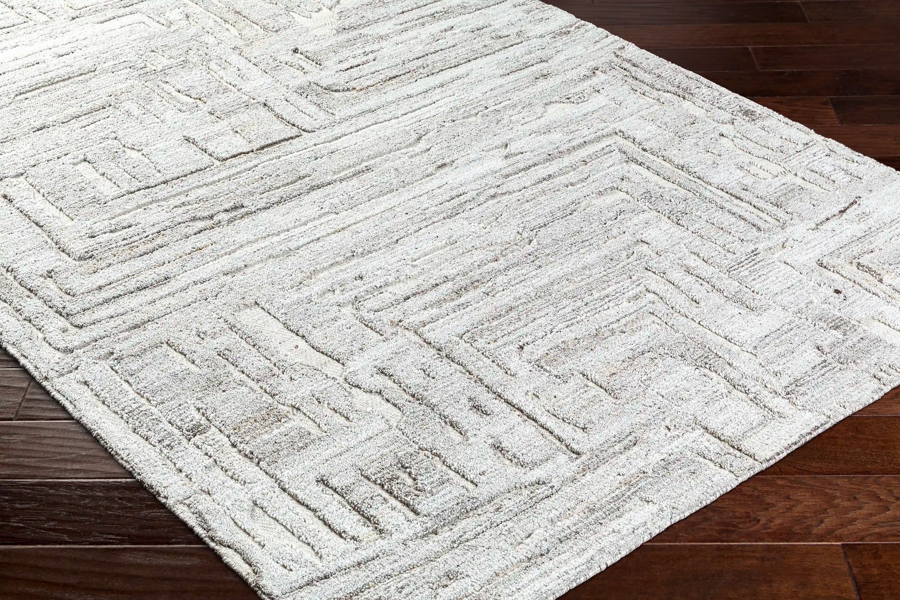 Hand Tufted Calgary White and Ivory Wool Rug