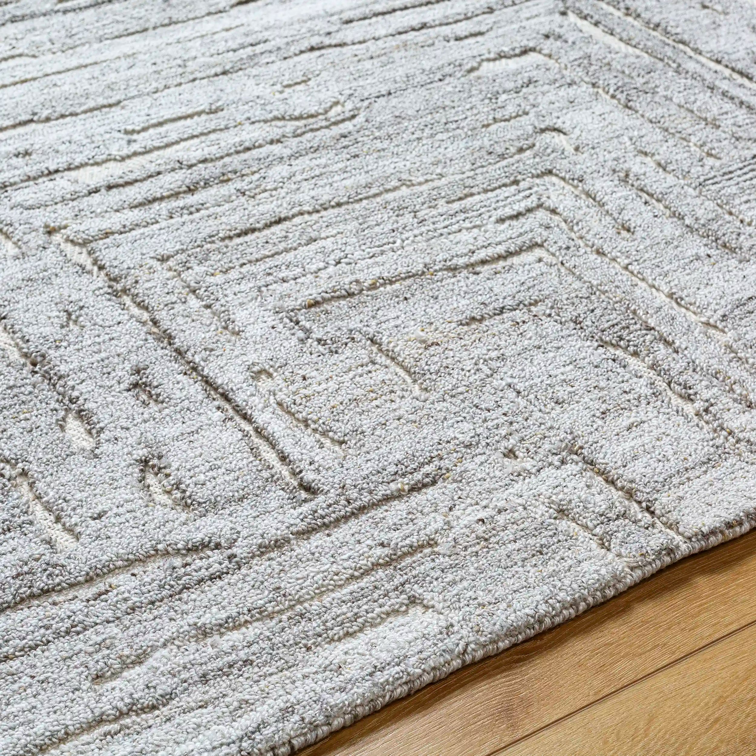 Hand Tufted Calgary White and Ivory Wool Rug