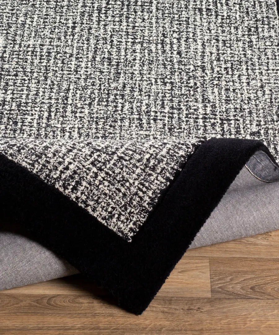 Hand Tufted Solid Siena Black Wool Rug